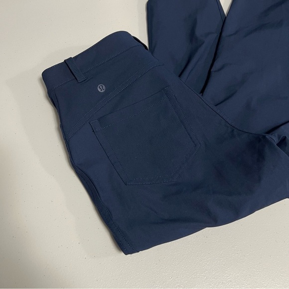 LIKE NEW Lululemon City Sleek 5 Pocket 7/8 Pant True Navy - Picture 7 of 14